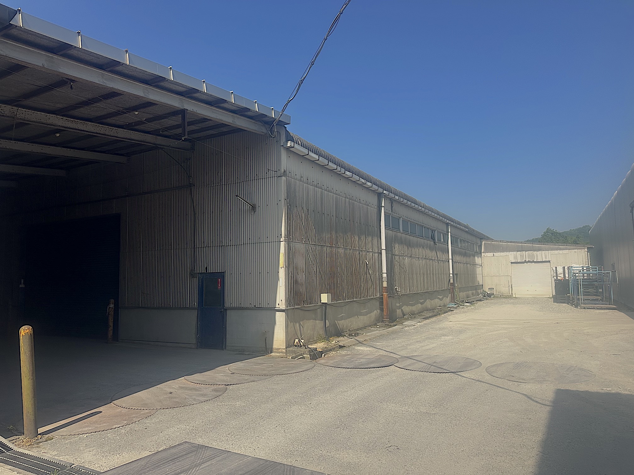 真泥倉庫 600坪 外観